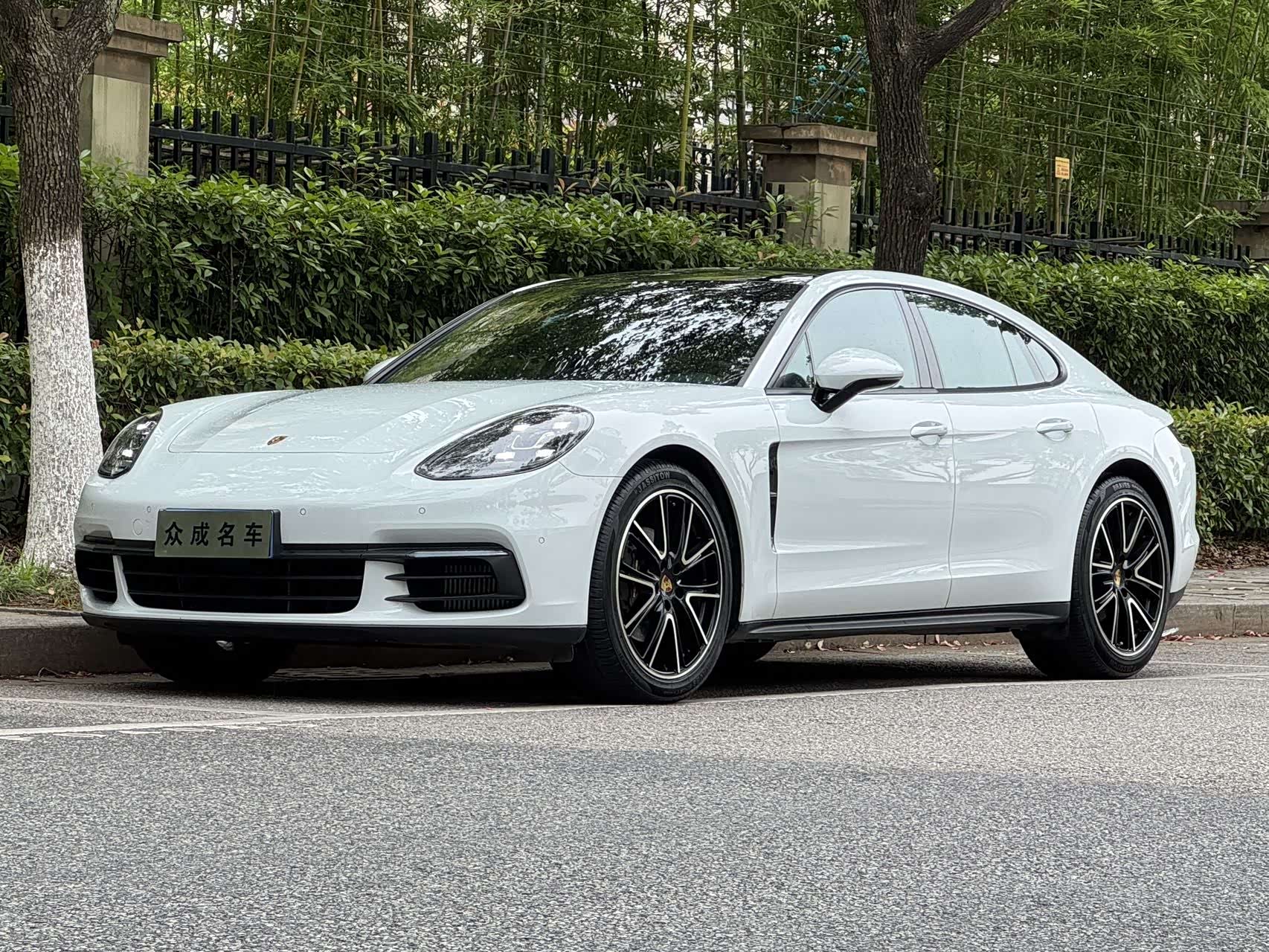 Porsche Panamera, фото 1 из 1