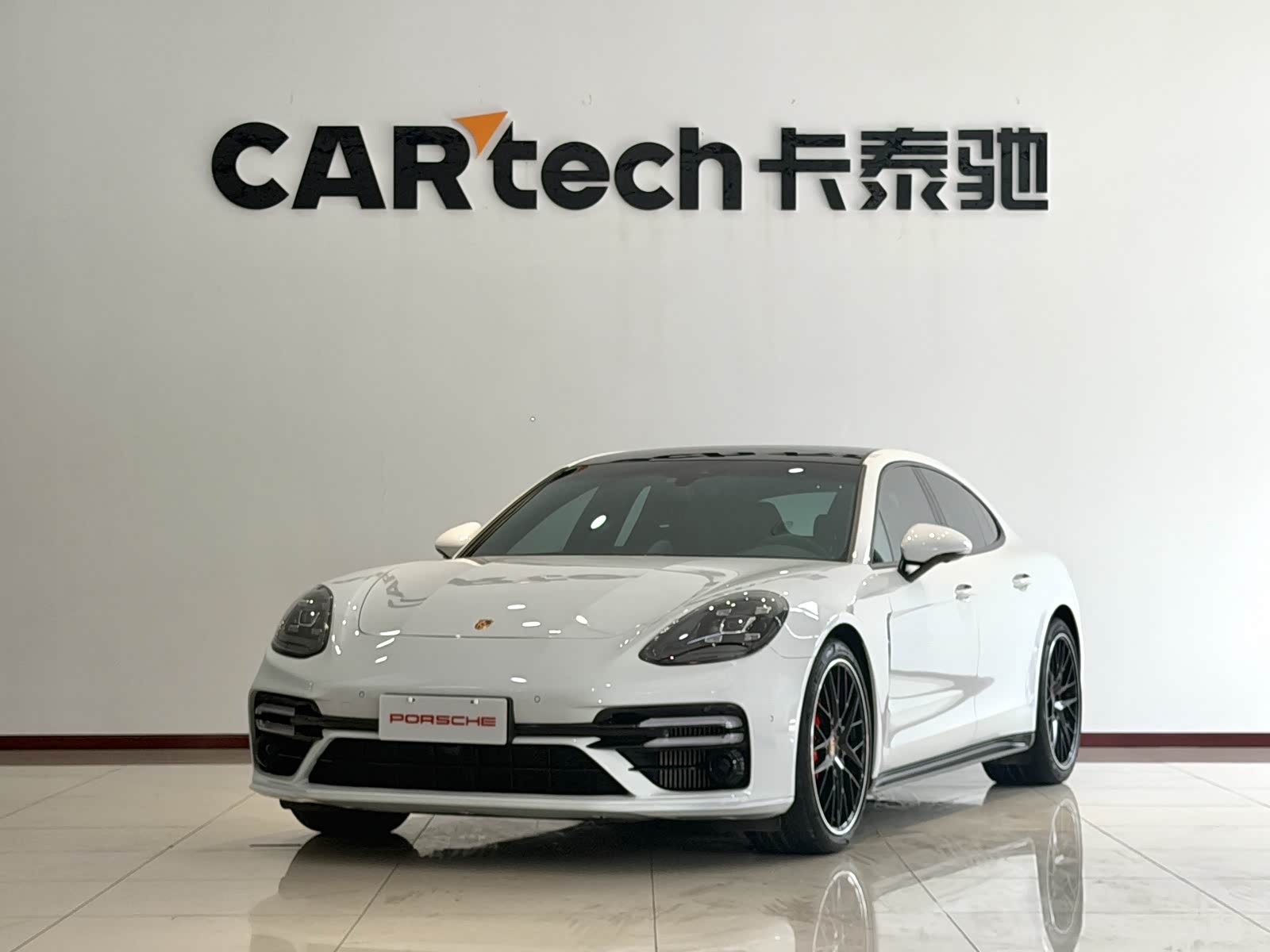 Porsche Panamera, фото 1 из 1