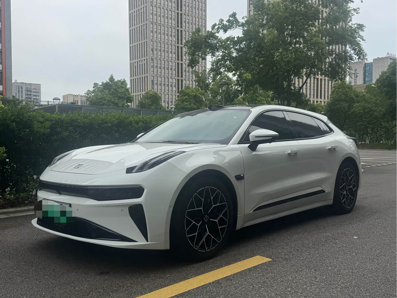 Zeekr 001