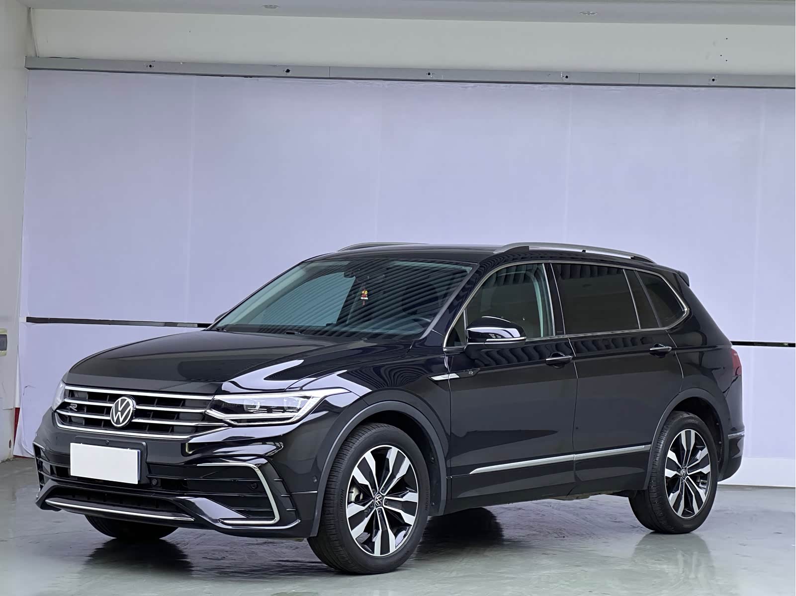 Volkswagen Tiguan L, фото 1 из 1