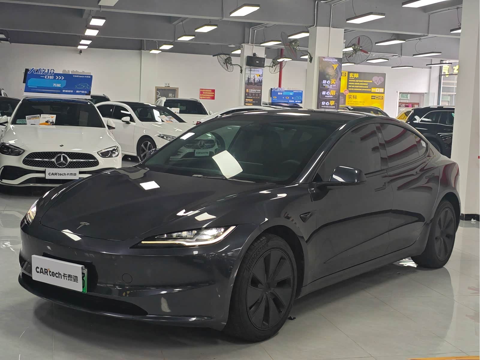 Tesla Model 3, фото 1 из 1
