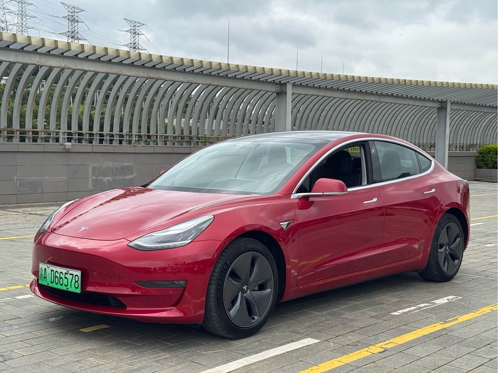 Tesla Model 3, фото 1 из 1