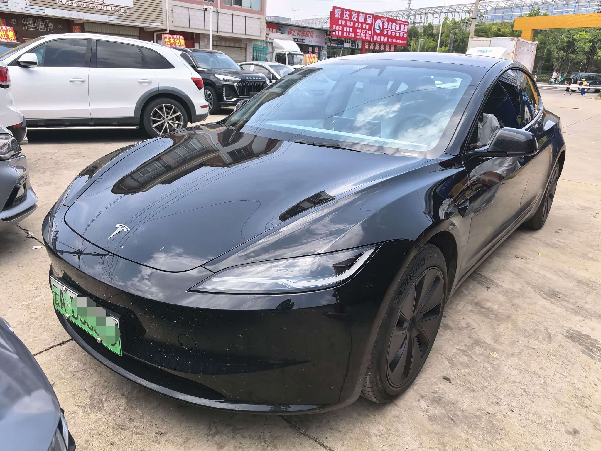 Tesla Model 3, фото 1 из 1