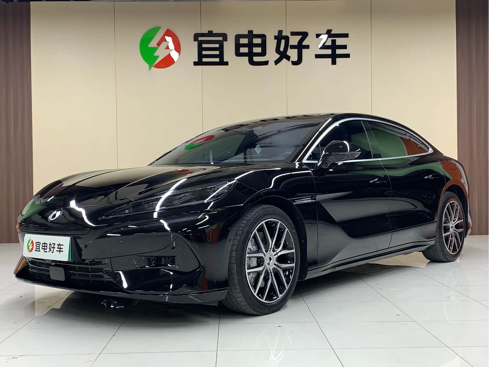 Denza Z9 Max, фото 1 из 1