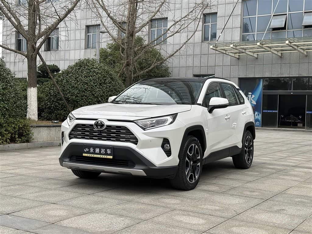 Toyota RAV4, фото 1 из 1