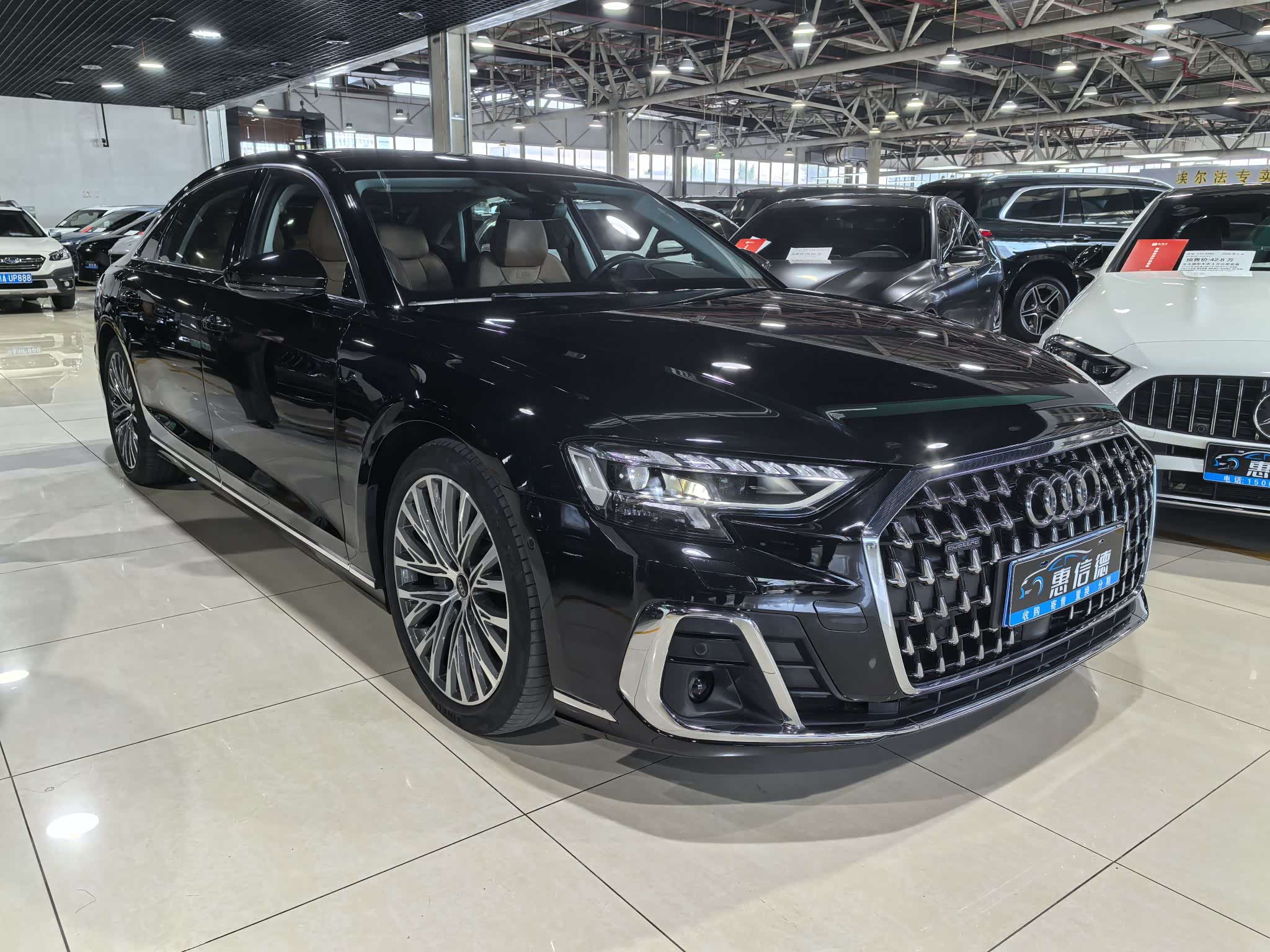 Audi A8, фото 1 из 1