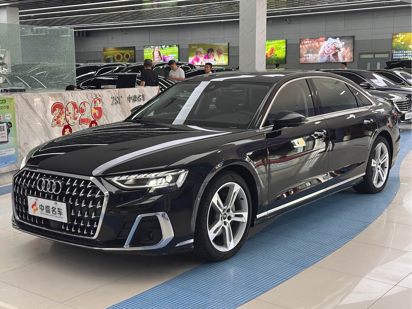 Audi A8, фото 1 из 1