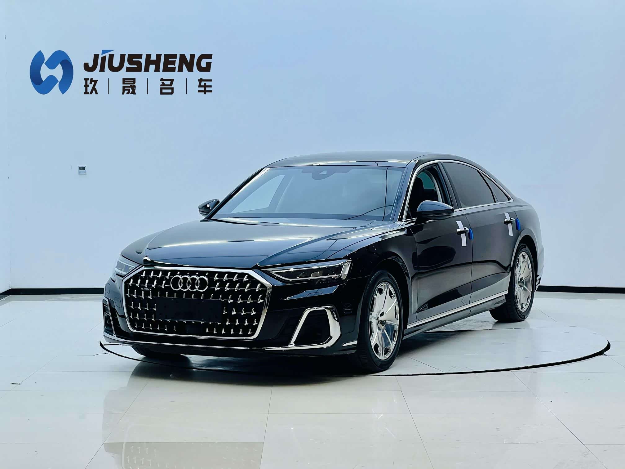 Audi A8, фото 1 из 1
