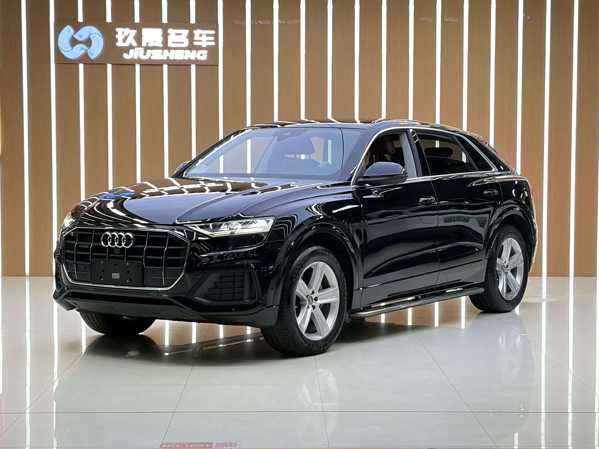 Audi Q8, фото 1 из 1