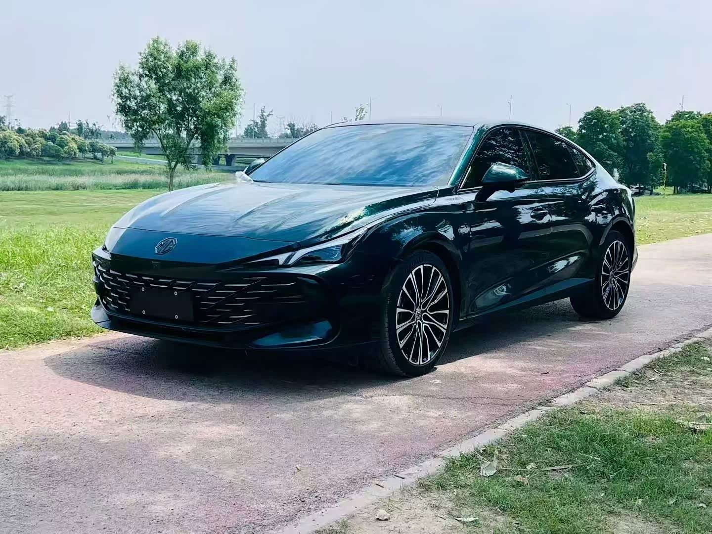 MG MG7