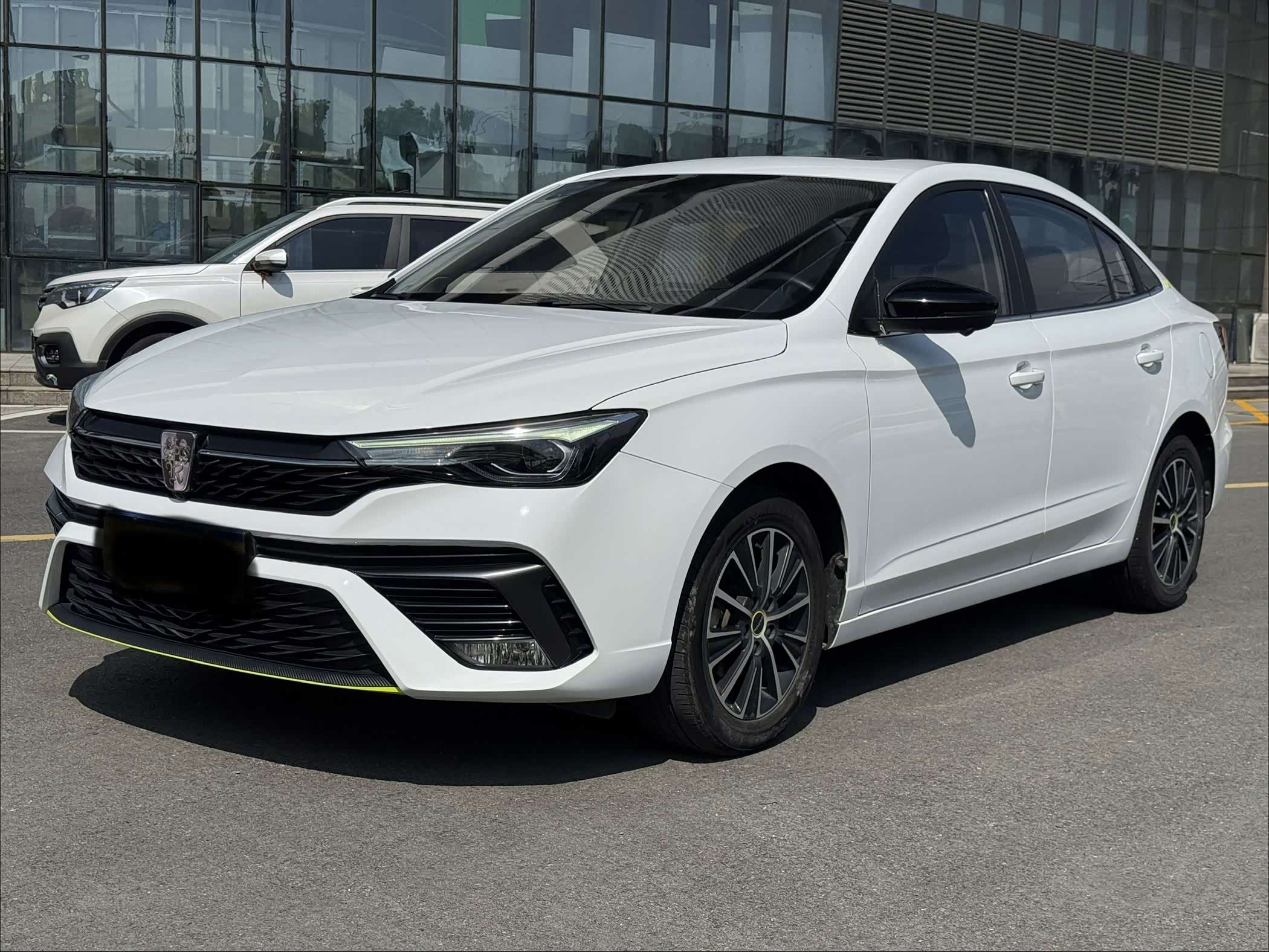 Roewe i5