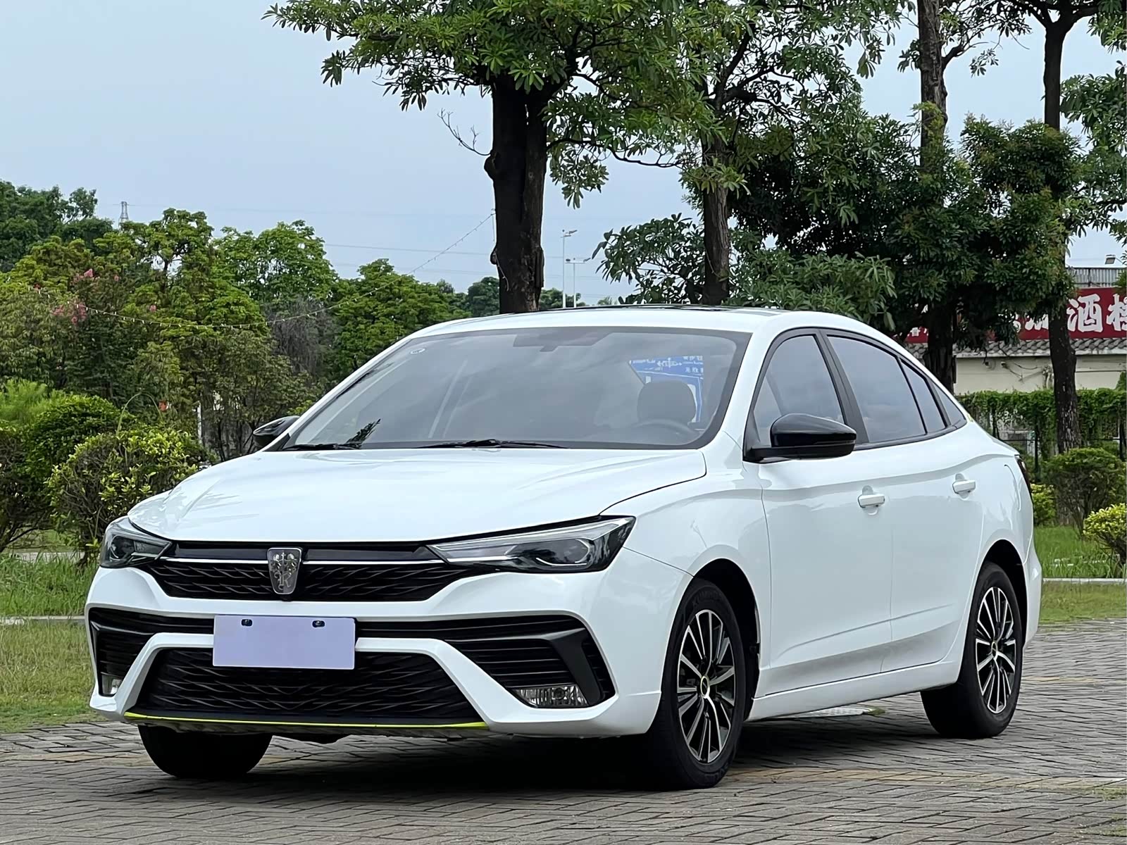 Roewe i5