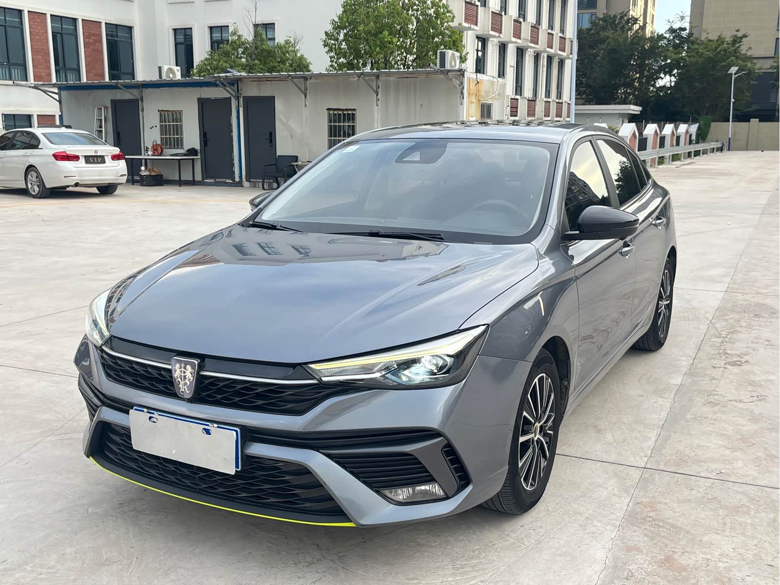 Roewe i5