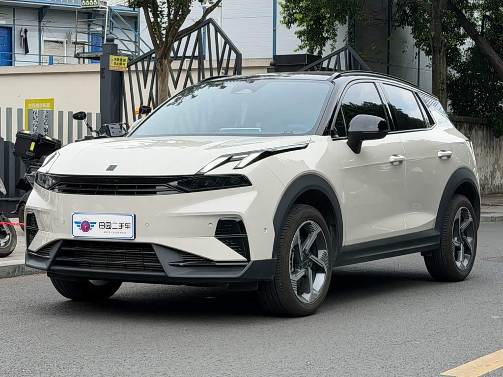 LynkCo 06