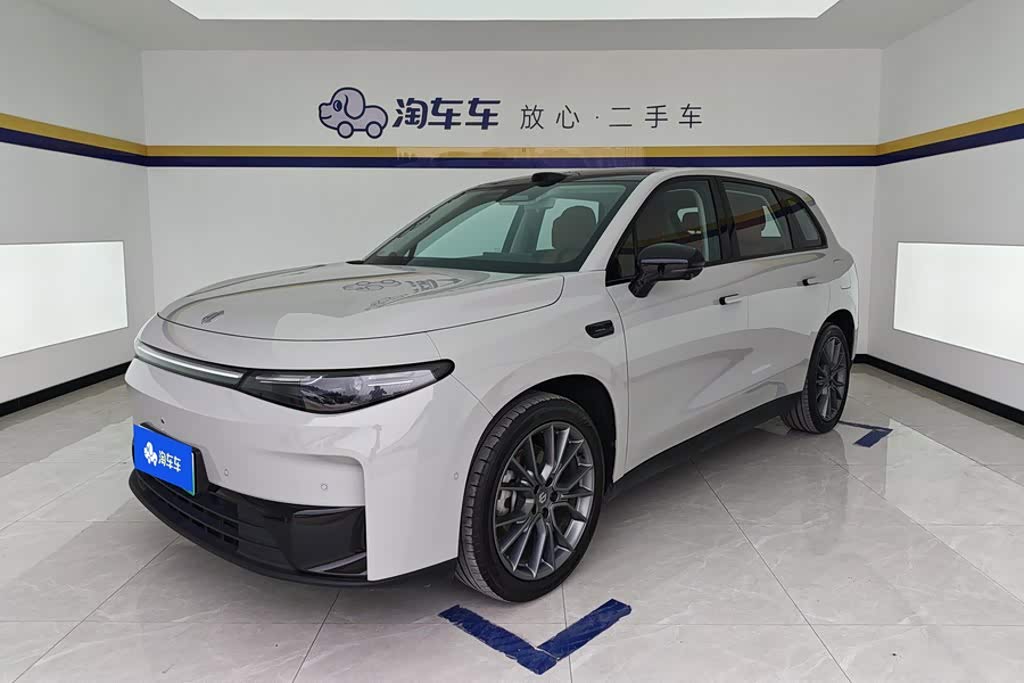 Leapmotor C10