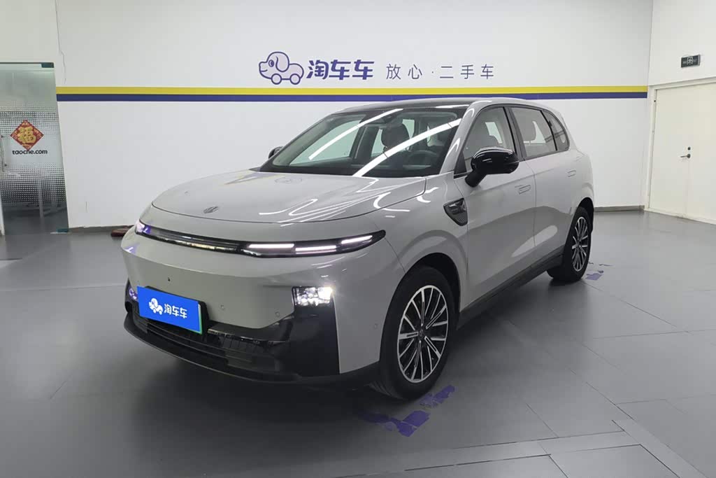 Leapmotor B10