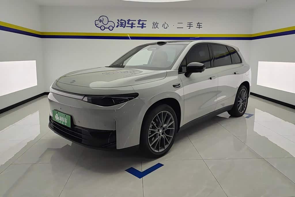Leapmotor C10