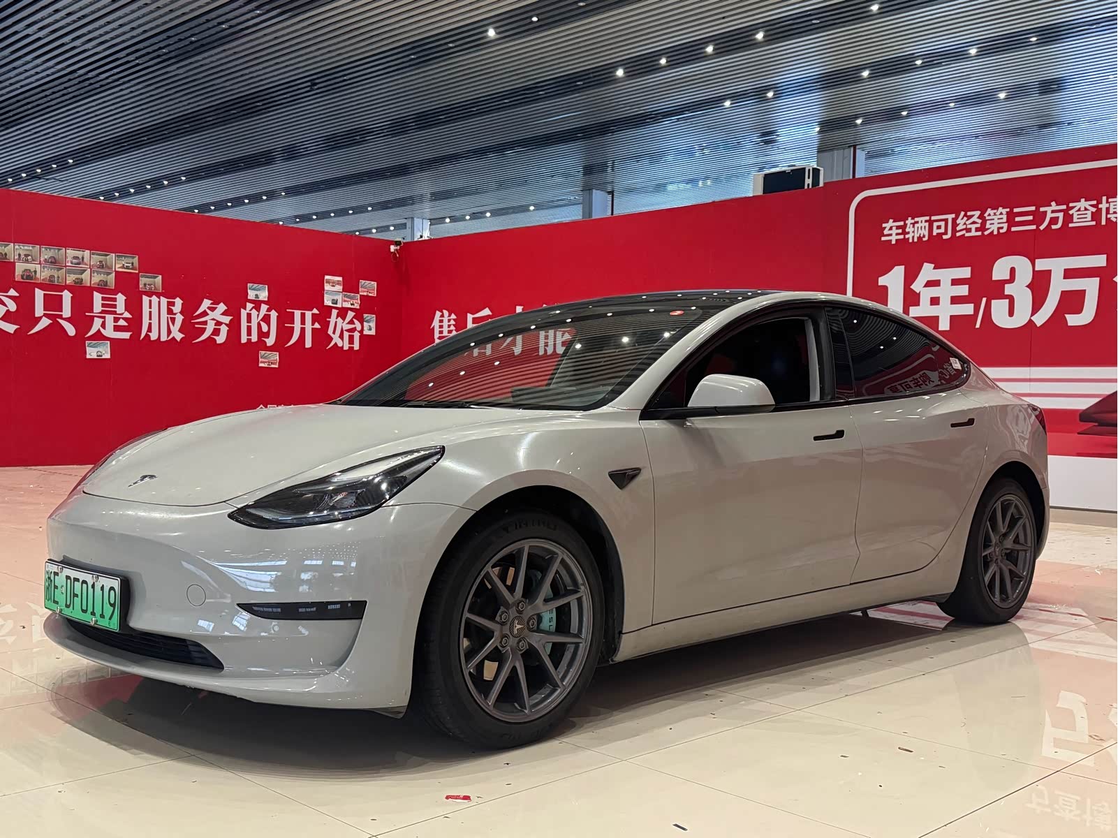 Tesla Model 3, фото 1 из 1