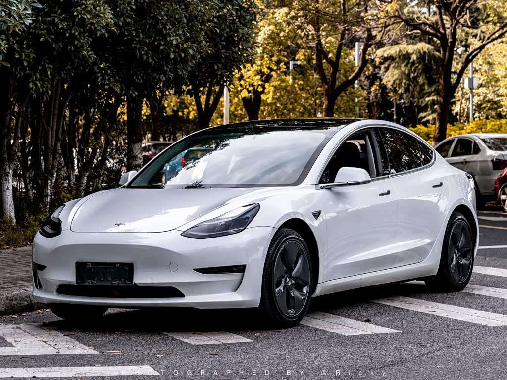 Tesla Model 3, фото 1 из 1