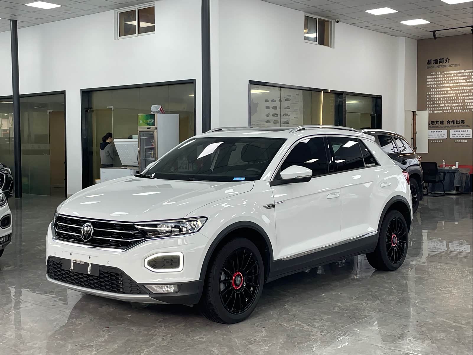 Volkswagen T-Roc, фото 1 из 1