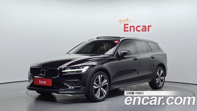 Volvo V60 B5 AWD, фото 1 из 4