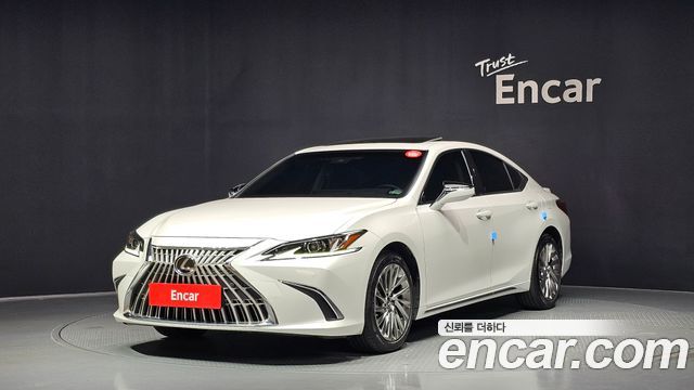 Lexus ES Luxury, фото 1 из 4