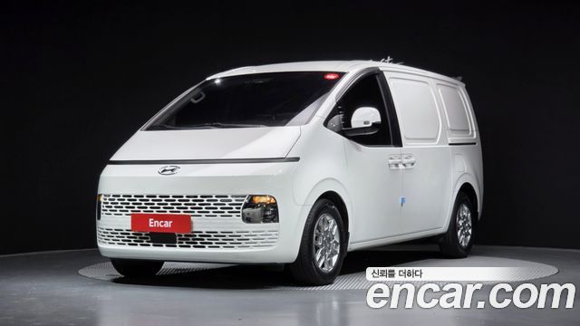 Hyundai Staria 3 мест, фото 1 из 4