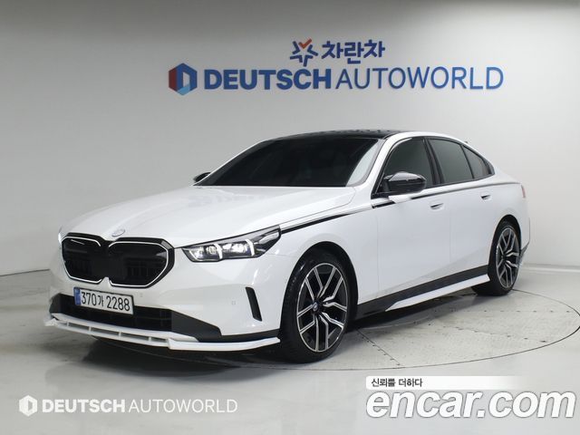 BMW 5-Series 520i, фото 1 из 4