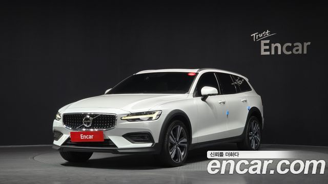 Volvo V60 B5 AWD, фото 1 из 4