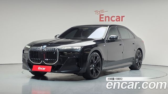 BMW i7 xDrive 60 M, фото 1 из 4