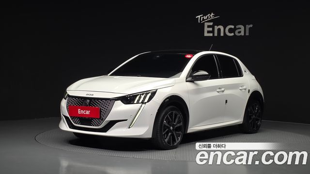 Peugeot 208 GT, фото 1 из 4
