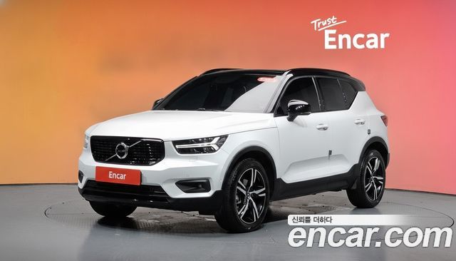 Volvo XC40 T4 R-, фото 1 из 4