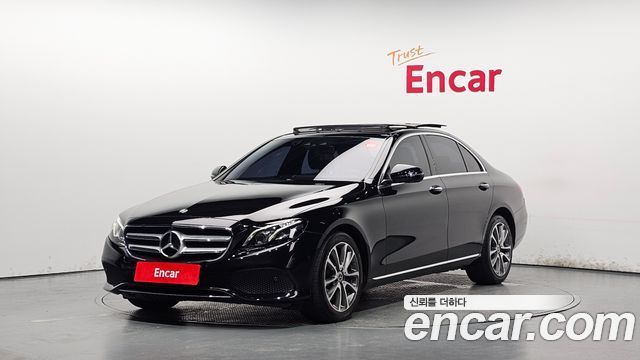 Mercedes-Benz E-Class E300 4MATIC, фото 1 из 4
