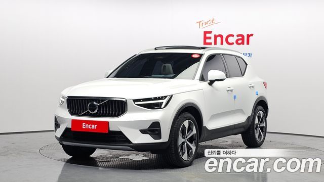 Volvo XC40 B4, фото 1 из 4