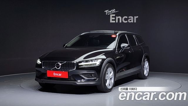 Volvo V60 T5 AWD, фото 1 из 4
