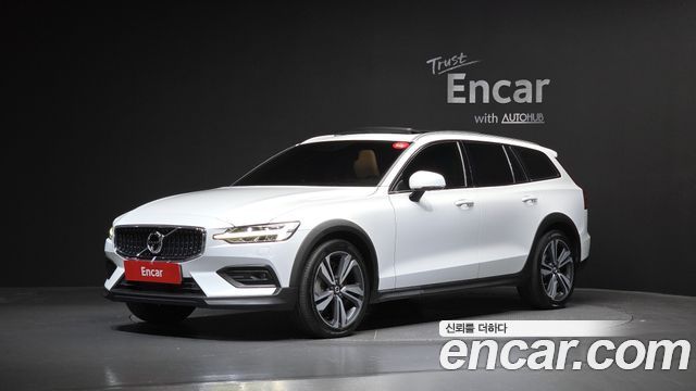 Volvo V60 T5 AWD, фото 1 из 4