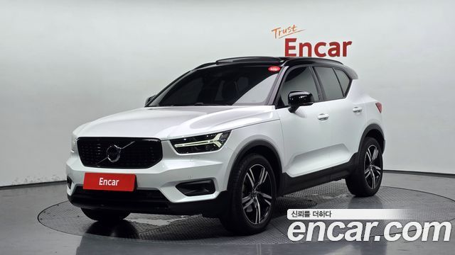 Volvo XC40 B4 R-, фото 1 из 4