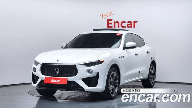 Maserati Levante 3.0 AWD, фото 1 из 4