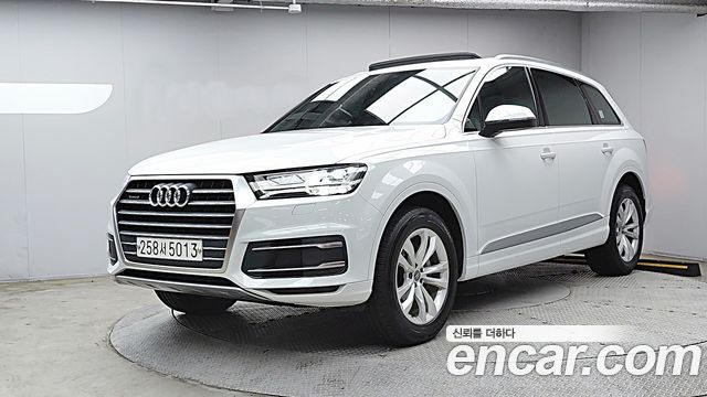Audi Q7 45 TFSI, фото 1 из 4