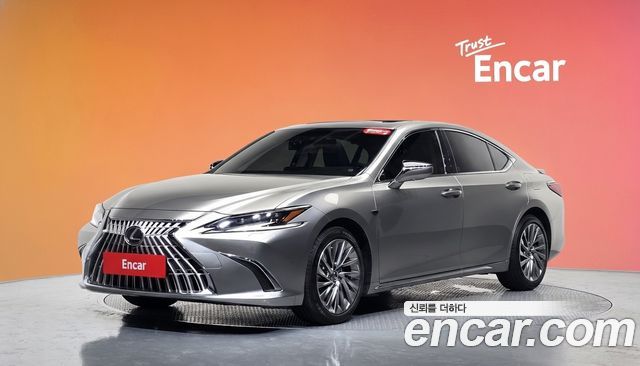Lexus ES, фото 1 из 4
