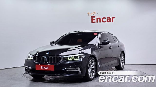 BMW 5-Series 520i Luxury, фото 1 из 4