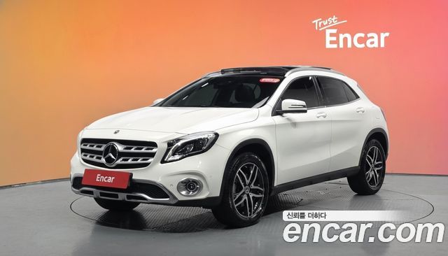 Mercedes-Benz GLA-Class GLA220 Premium, фото 1 из 4