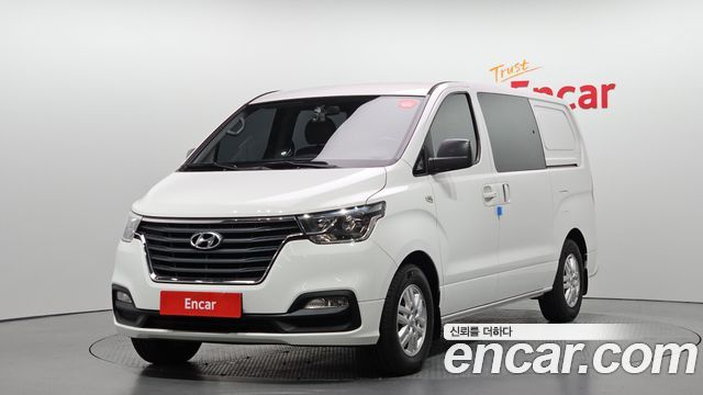 Hyundai Starex Van 5 мест, фото 1 из 4