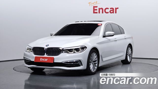 BMW 5-Series 520d Luxury, фото 1 из 4