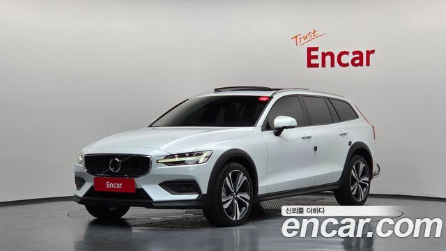 Volvo V60 B5 AWD, фото 1 из 4