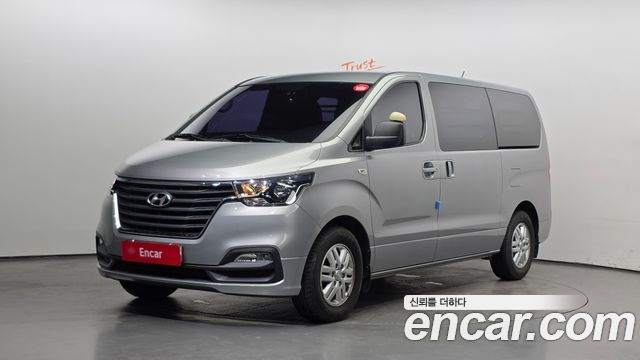 Hyundai Starex Van 3 мест, фото 1 из 4