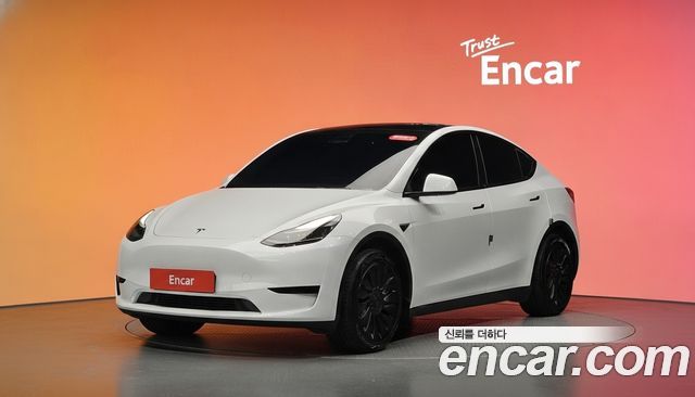 Tesla Model Y RWD, фото 1 из 4