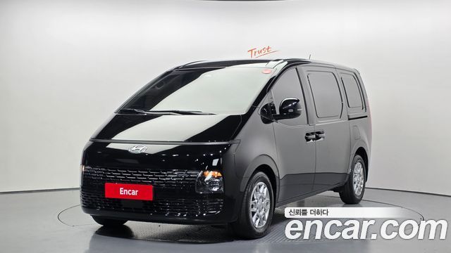 Hyundai Staria 3 мест, фото 1 из 4