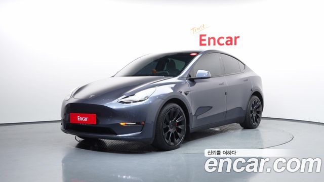 Tesla Model Y AWD, фото 1 из 4