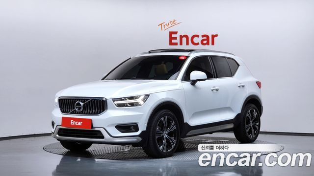 Volvo XC40 B4, фото 1 из 4